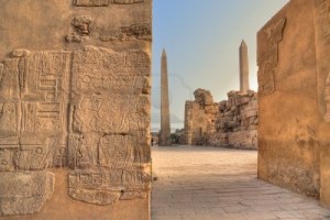 7477950-dos-obeliscos-en-el-templo-de-karnak-luxor-egipto